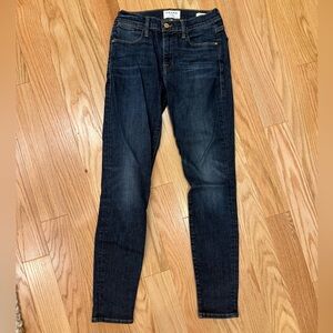 Frame Le High Skinny in dark blue
